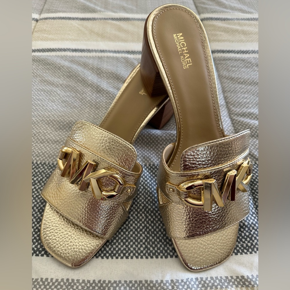Michael Kors - Izzy Mule in metallic pale gold leather.